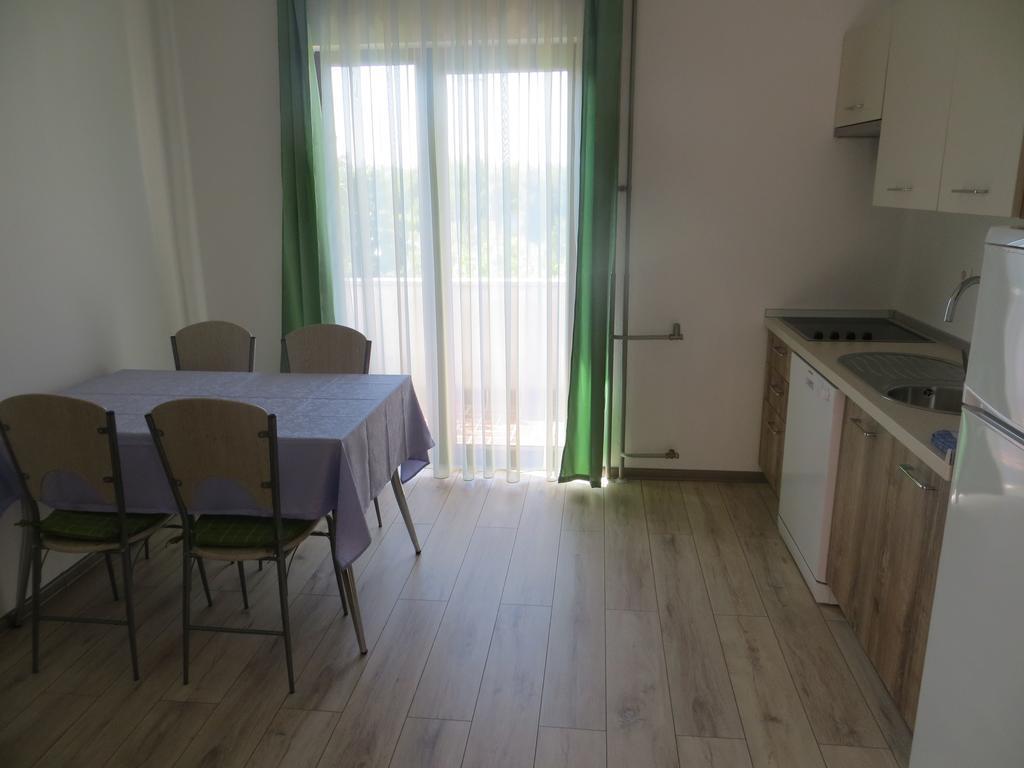 Apartments Sandra Πόρετς Εξωτερικό φωτογραφία
